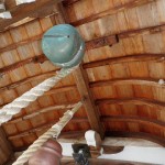 日根神社の屋根裏は木造船のキールとフレーム